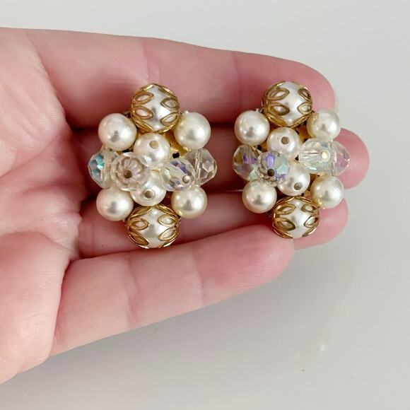 Vintage Faux Pearl Cluster Clip On Earrings - Picture 5 of 12
